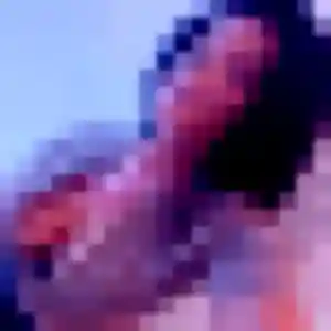 Kenza, 20 ans, en ligne à Auray pour une rencontre coquine