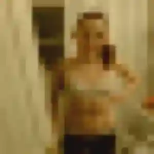 Zephyrine, 21 ans, disponible à Biscarrosse pour un rencontre coquine