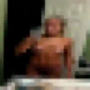 Delia, 22 ans, dispo pour rencontre coquine à Briare