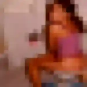 Luna (19 ans) à Bron cherche une rencontre ce soir