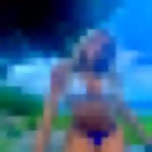 Yvette, 22 ans, connectée à Challans pour une rencontre coquine