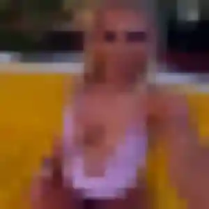 Photo de Adele à Erquinghem-Lys (32 ans) - rencontre coquine anonyme
