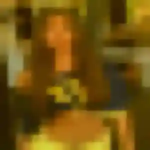 Tessa (21 ans) à Évian-les-Bains attend une rencontre ce soir