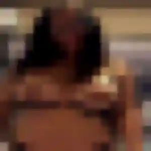 Theresa, 23 ans, en ligne à Héricourt pour une rencontre coquine