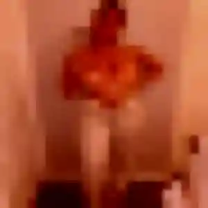 Charmante Kenza, 21 ans à L'Isle-d'Espagnac - la contacter