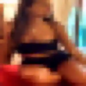 Rejoins Phoebe, 38 ans à La Hague gratuitement