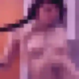 Oriane, 22 ans, connectée à Le Pradet pour une rencontre coquine