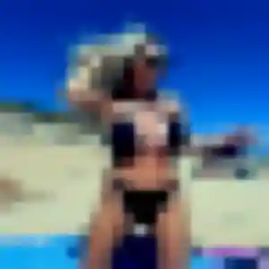 Découvre Noemie, 28 ans à Marly-le-Roi en privé