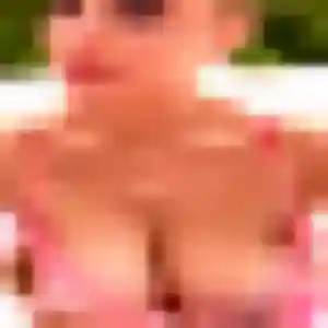 Gabrielle, 23 ans, connectée à Montbéliard pour une rencontre coquine