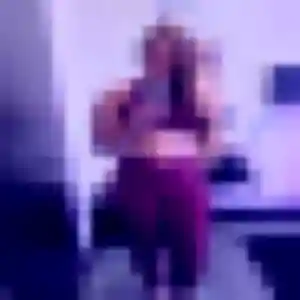 Valerie de Pont-de-Chéruy, 24 ans - rencontre coquine en toute liberté
