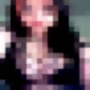 Lucie, 23 ans, en ligne à Revin pour une rencontre coquine