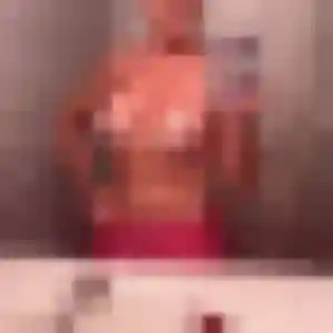 Photo de Olivia à Roques (20 ans) - rencontre coquine anonyme