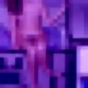 Isabelle, 24 ans, connectée à Roussillon pour une rencontre coquine