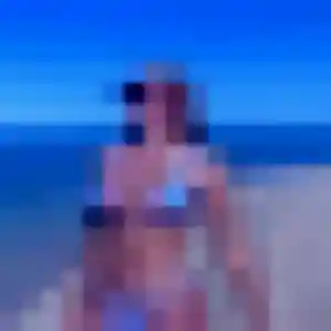 Contacte Odile, 20 ans à Urrugne en privé